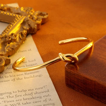 celines Klasične modne pletene zlato zapestnico, ki ga je francoski luksuzne blagovne znamke